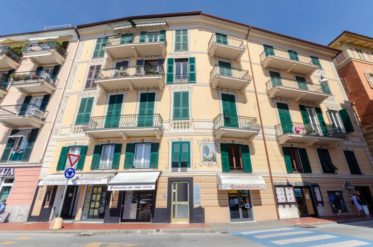 ראפאלו Alla Casa Rosa Al Mare, Central Seafront Stay With Free Private Garage, Air Conditionig, Wi-Fi, Ideal Choice For A Relaxing And Exciting Coastal Escape מראה חיצוני תמונה