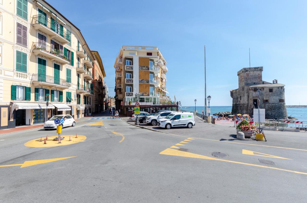 ראפאלו Alla Casa Rosa Al Mare, Central Seafront Stay With Free Private Garage, Air Conditionig, Wi-Fi, Ideal Choice For A Relaxing And Exciting Coastal Escape מראה חיצוני תמונה