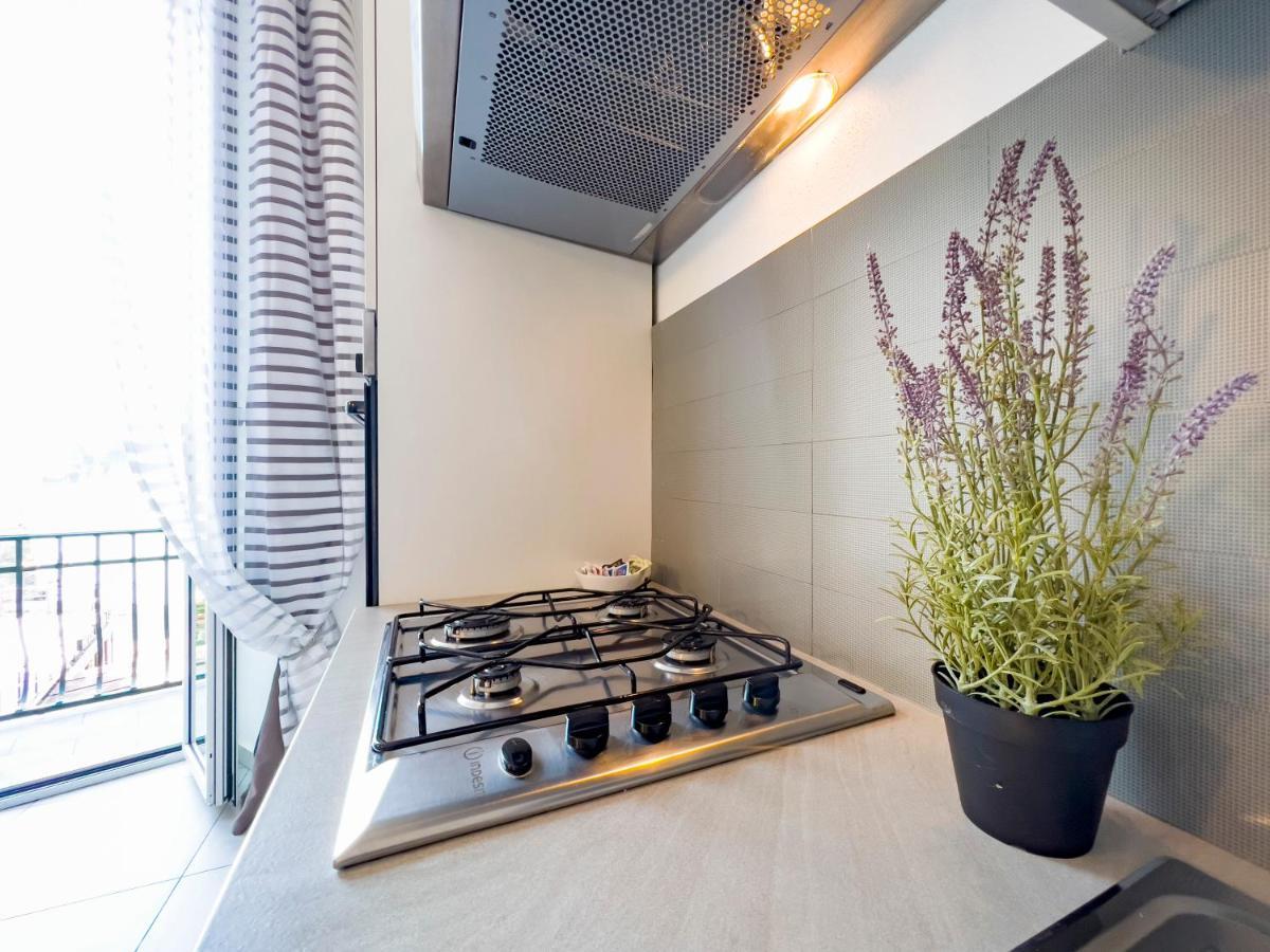 ראפאלו Alla Casa Rosa Al Mare, Central Seafront Stay With Free Private Garage, Air Conditionig, Wi-Fi, Ideal Choice For A Relaxing And Exciting Coastal Escape מראה חיצוני תמונה