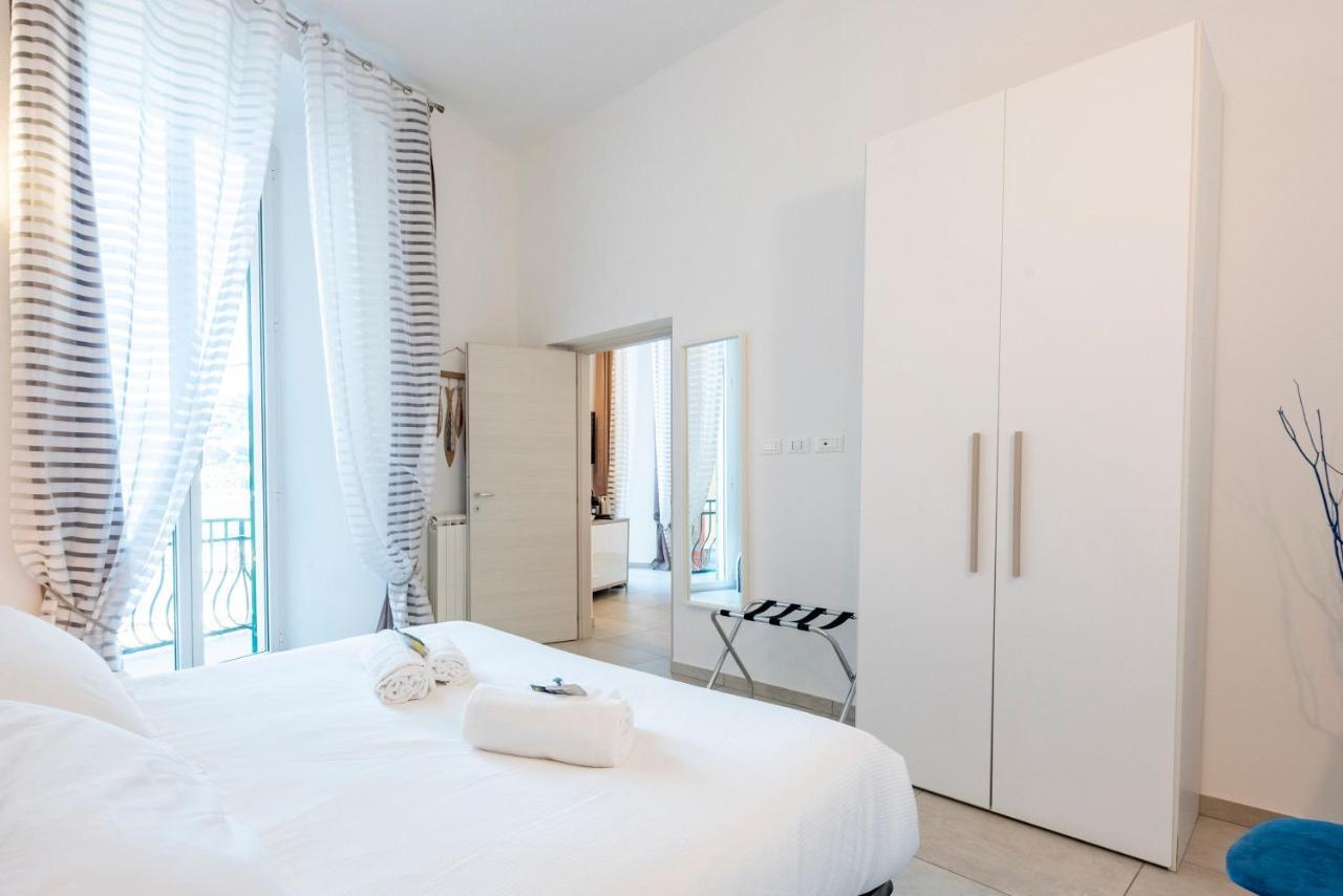 ראפאלו Alla Casa Rosa Al Mare, Central Seafront Stay With Free Private Garage, Air Conditionig, Wi-Fi, Ideal Choice For A Relaxing And Exciting Coastal Escape מראה חיצוני תמונה