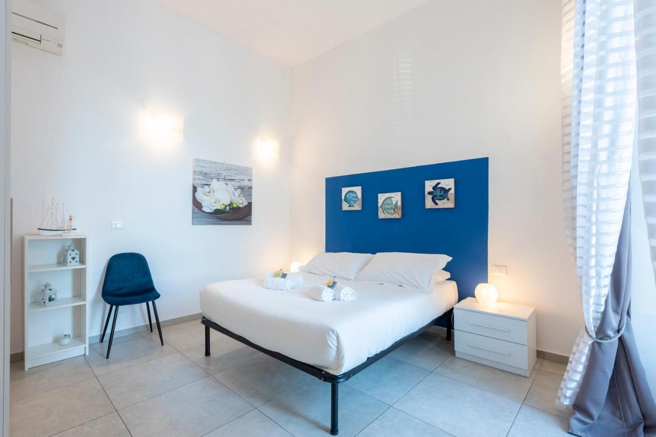 ראפאלו Alla Casa Rosa Al Mare, Central Seafront Stay With Free Private Garage, Air Conditionig, Wi-Fi, Ideal Choice For A Relaxing And Exciting Coastal Escape מראה חיצוני תמונה