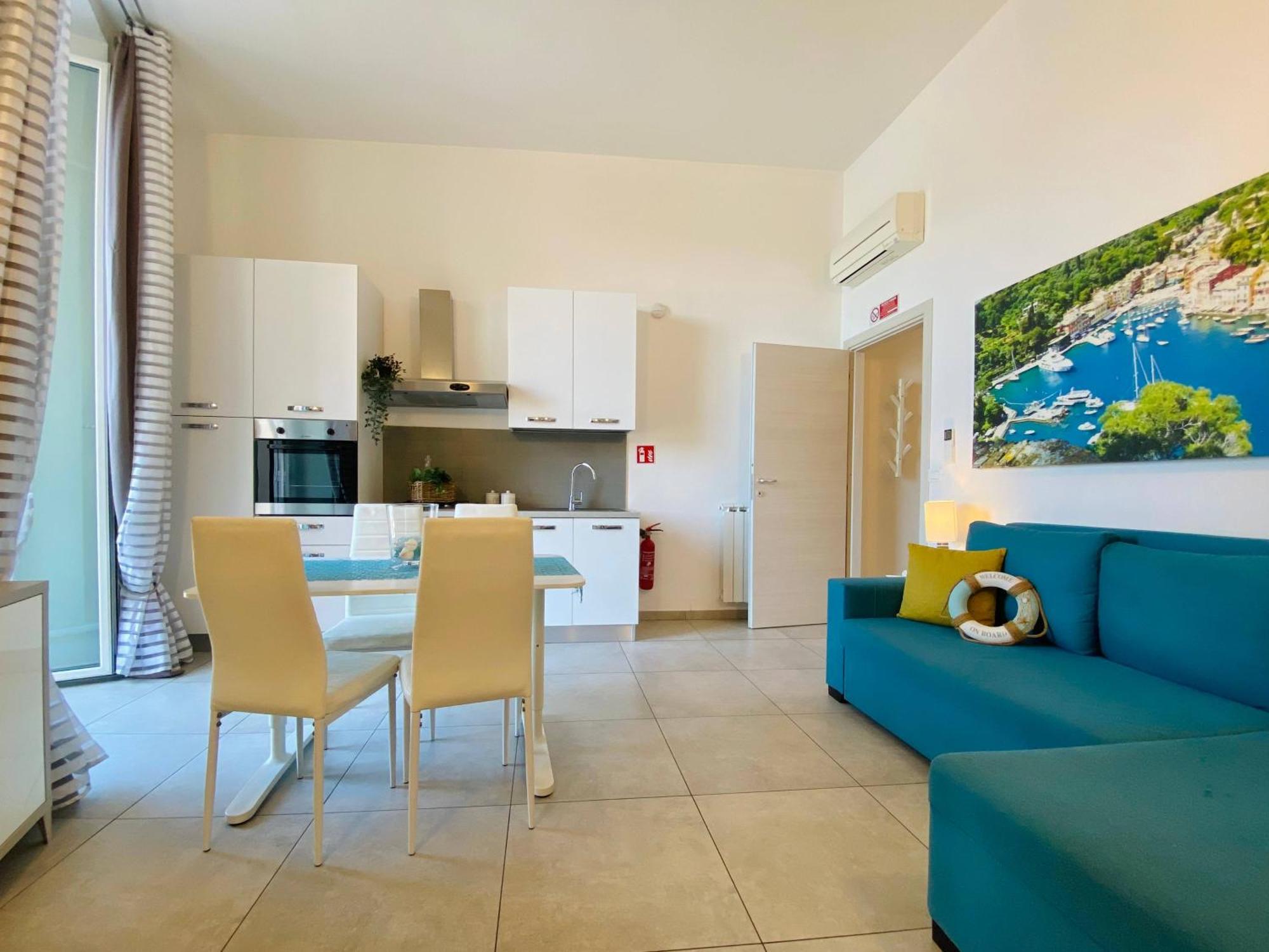 ראפאלו Alla Casa Rosa Al Mare, Central Seafront Stay With Free Private Garage, Air Conditionig, Wi-Fi, Ideal Choice For A Relaxing And Exciting Coastal Escape מראה חיצוני תמונה