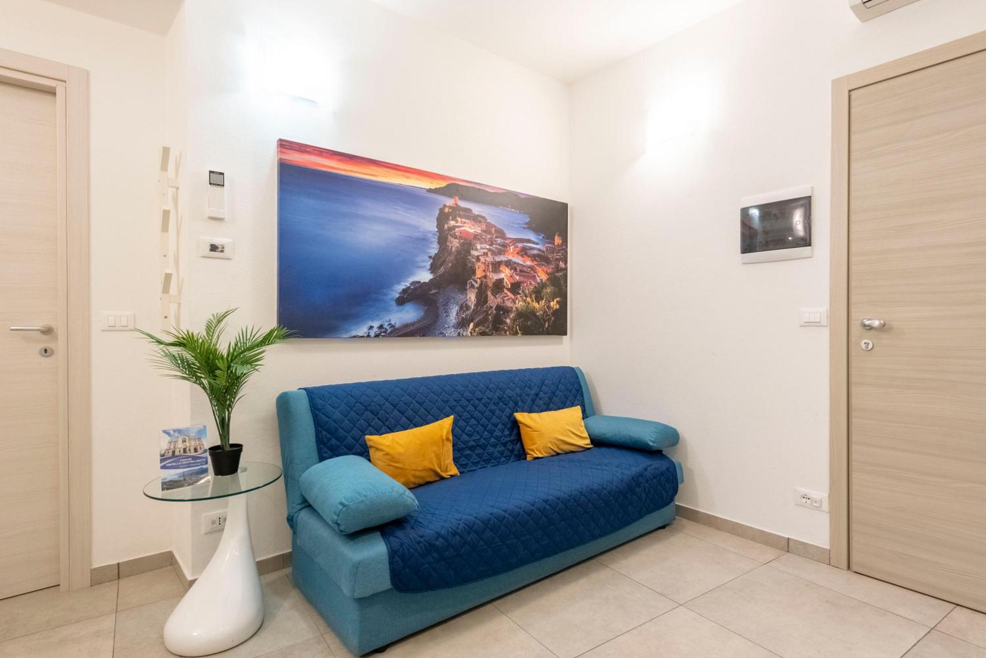 ראפאלו Alla Casa Rosa Al Mare, Central Seafront Stay With Free Private Garage, Air Conditionig, Wi-Fi, Ideal Choice For A Relaxing And Exciting Coastal Escape מראה חיצוני תמונה